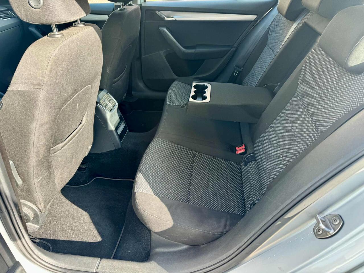 Skoda Octavia 1.6 TDI CV DSG Wagon Executive