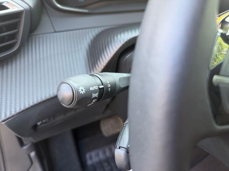 PEUGEOT 2008 HYBRID 145 E-DCS6 STYLE