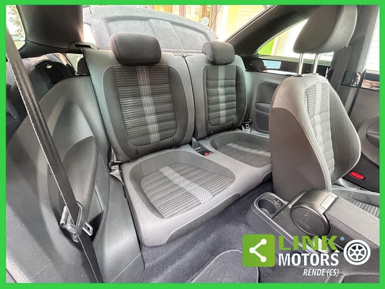 Volkswagen Maggiolino 2.0 TDI DSG Sport 07/2012