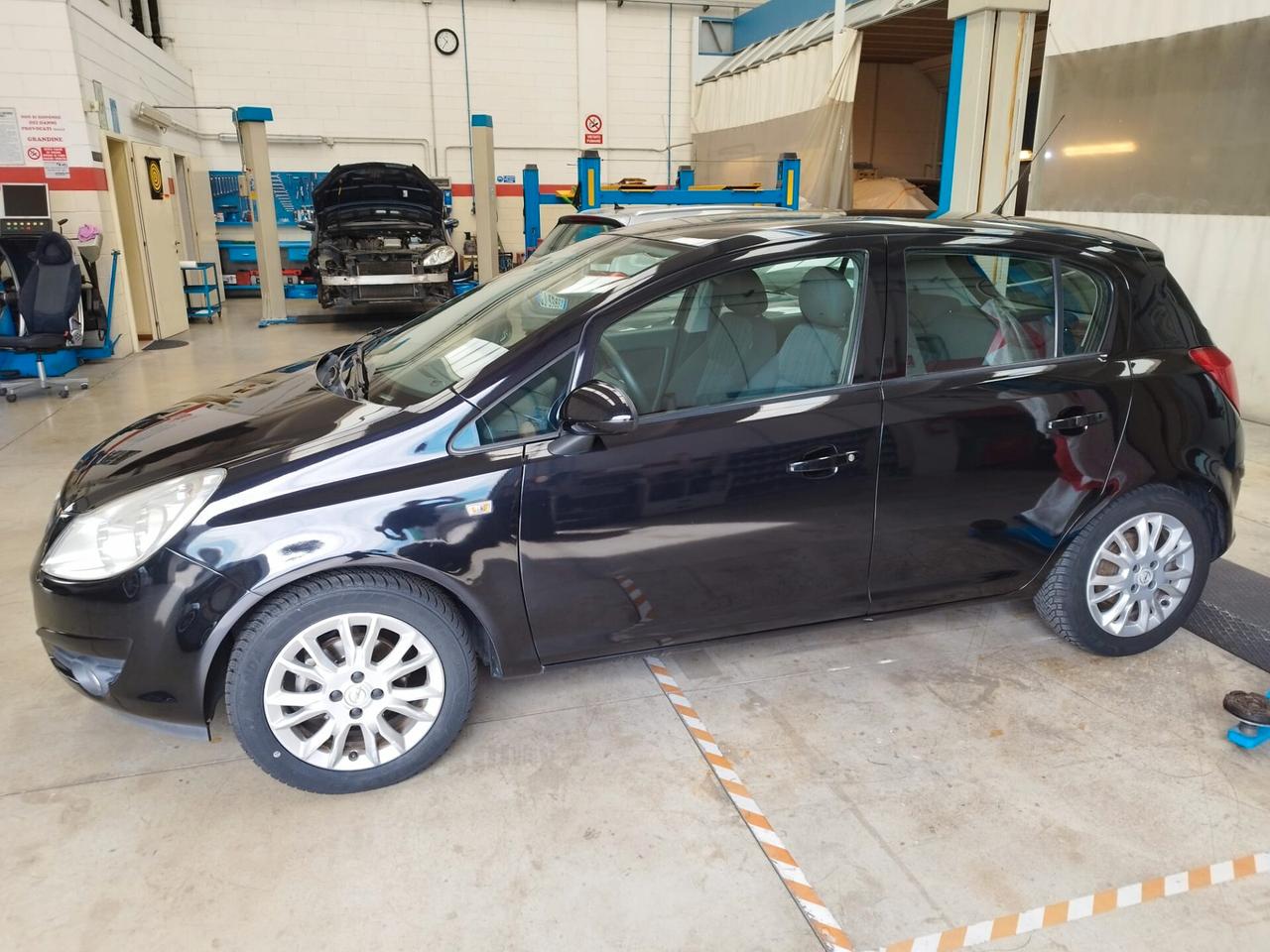 Opel Corsa 1.2 5 porte gpl