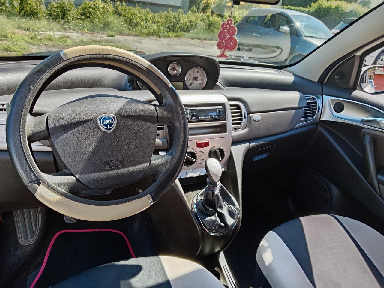 Lancia Ypsilon 1.2 Argento