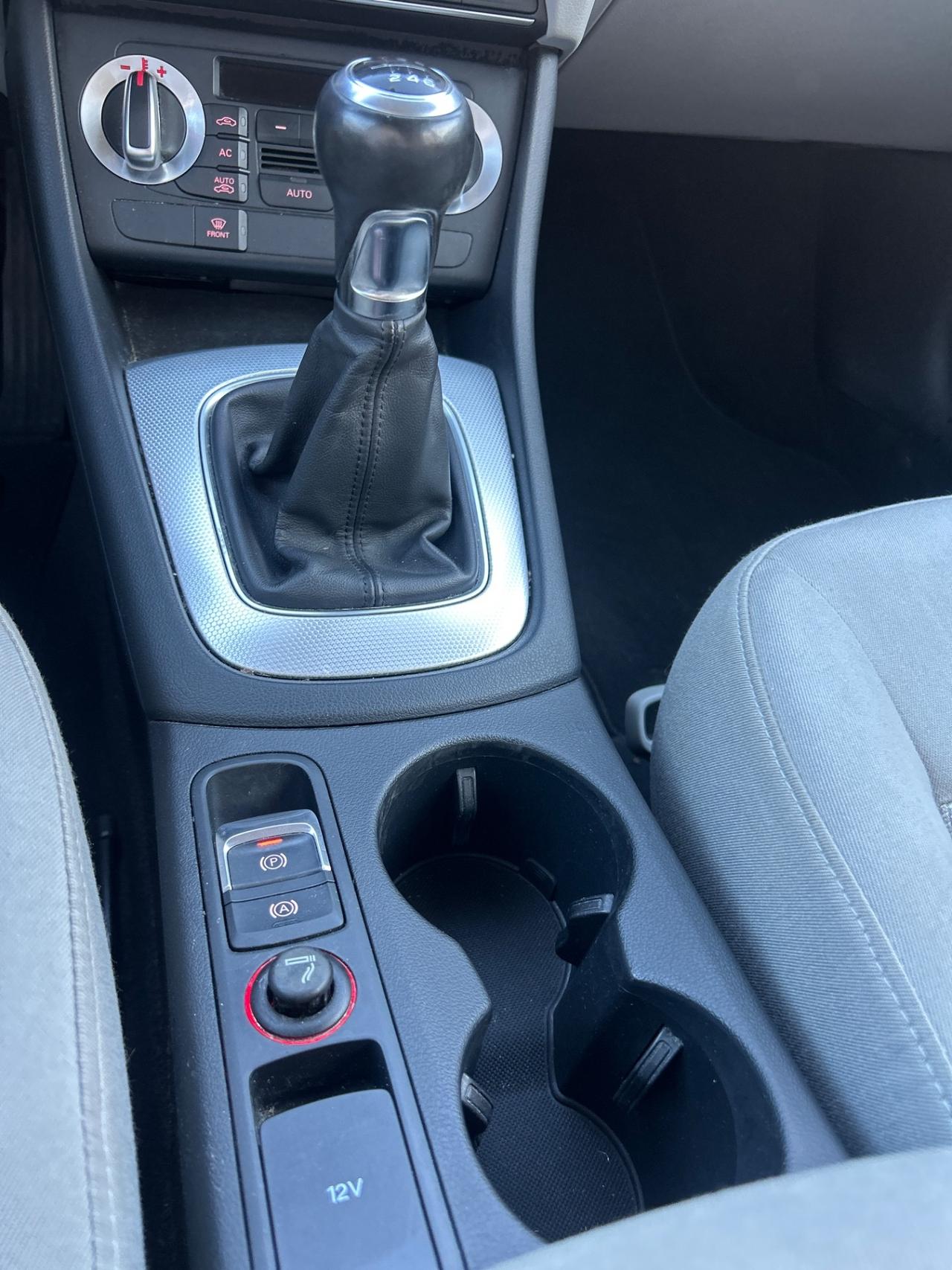 Audi Q3 2.0 TDI 140 cv-2013/LED/NAVI/18”