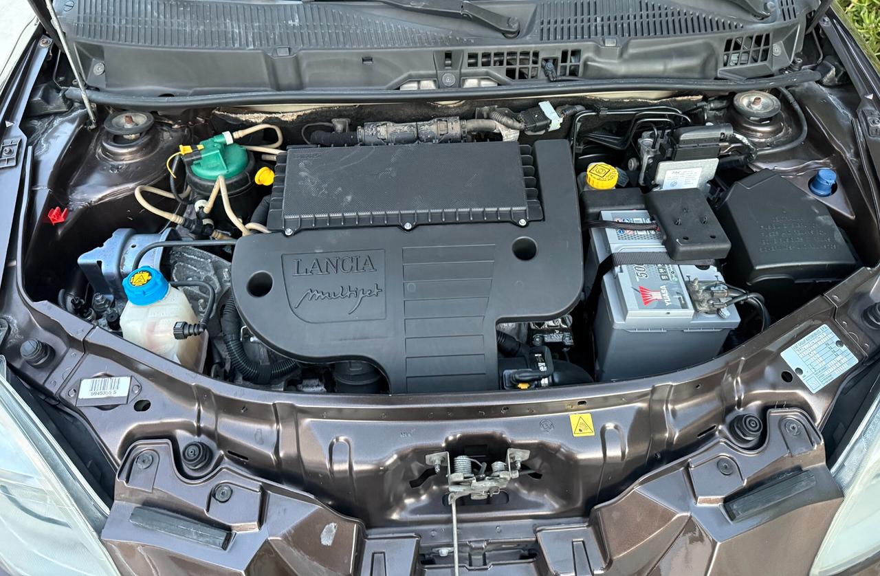 Lancia Ypsilon 1.3 MJT 75 cv New Oro Plus