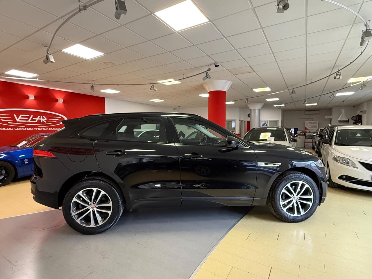 Jaguar F-Pace 2.0 D 240 CV AWD aut. R-Sport