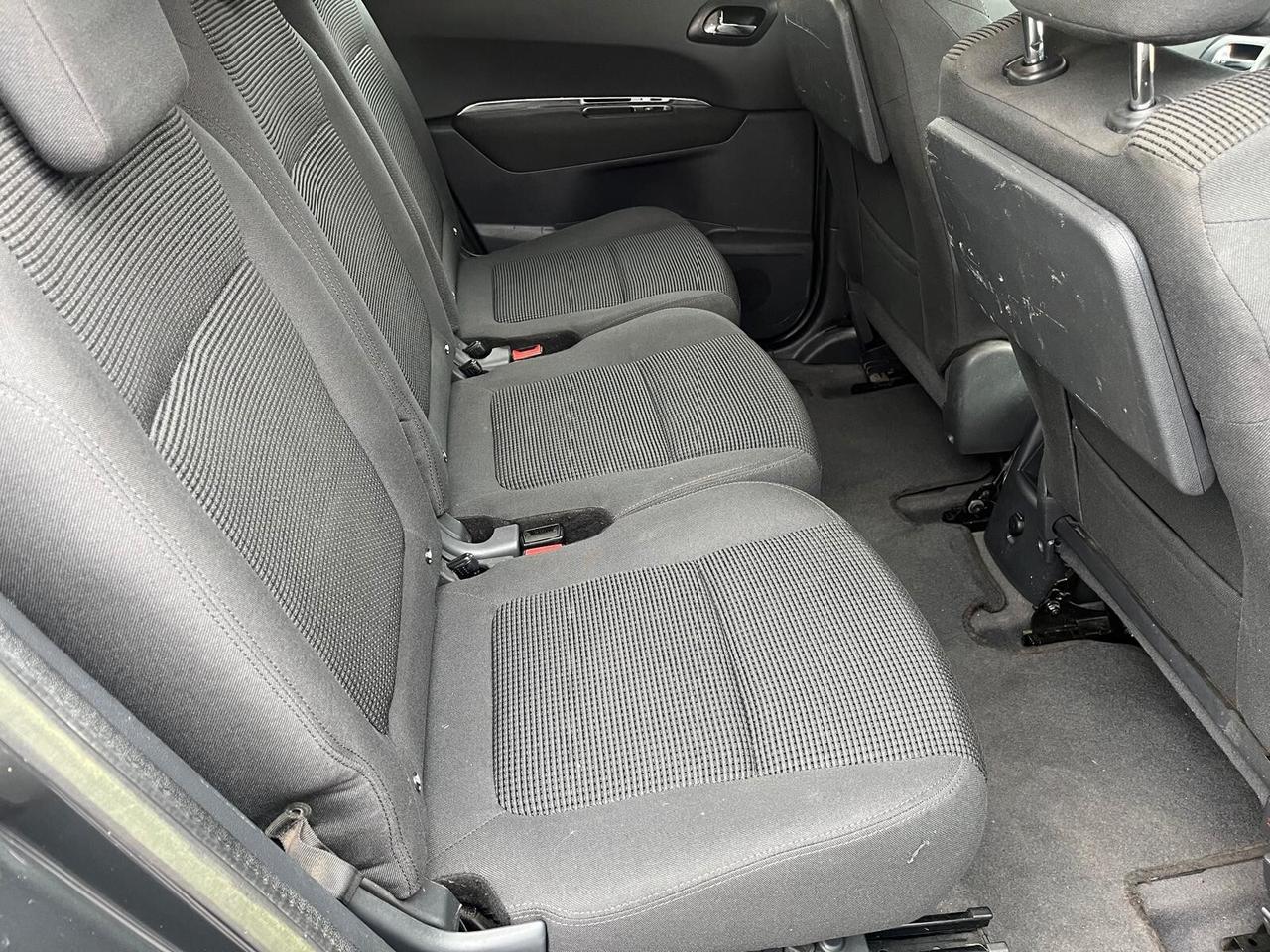 Peugeot 5008 1.6 HDi 112CV Active