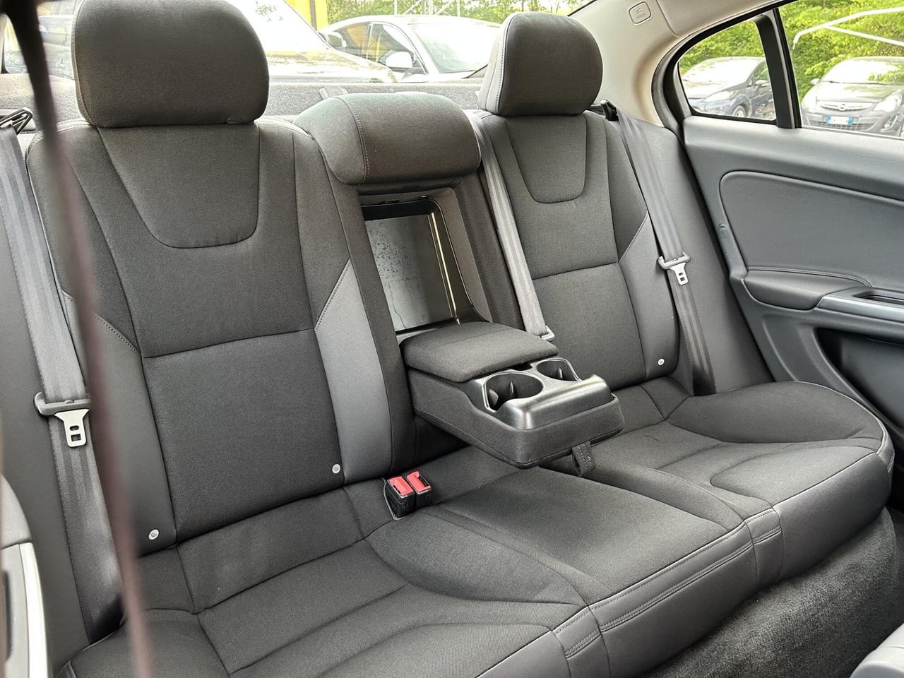 VOLVO S60 1.6 D2 115CV MOMENTUM UNICO PROPRIETARIO