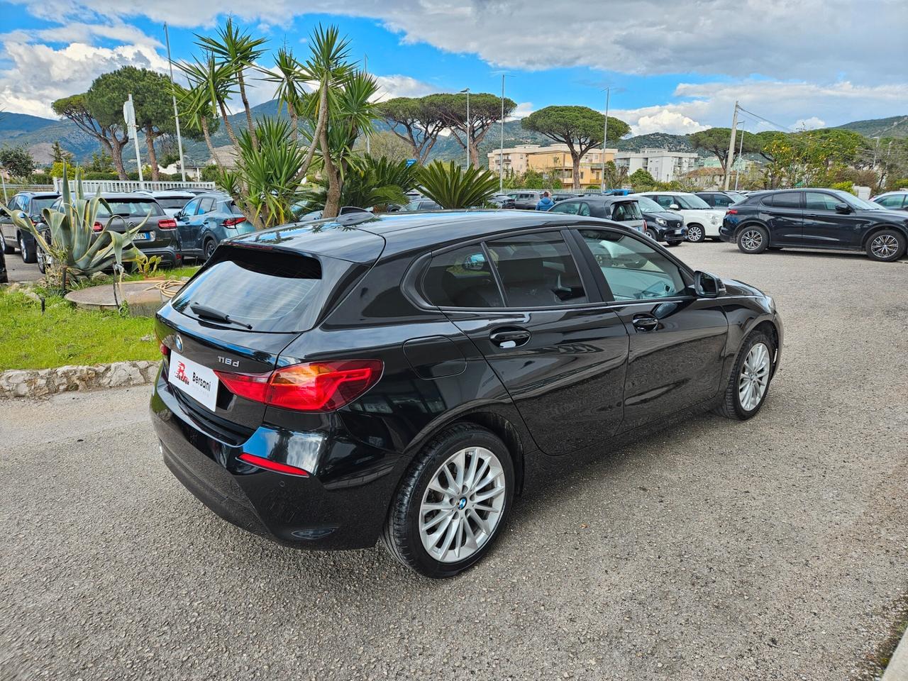 Bmw 116 116d 5p. Business Advantage