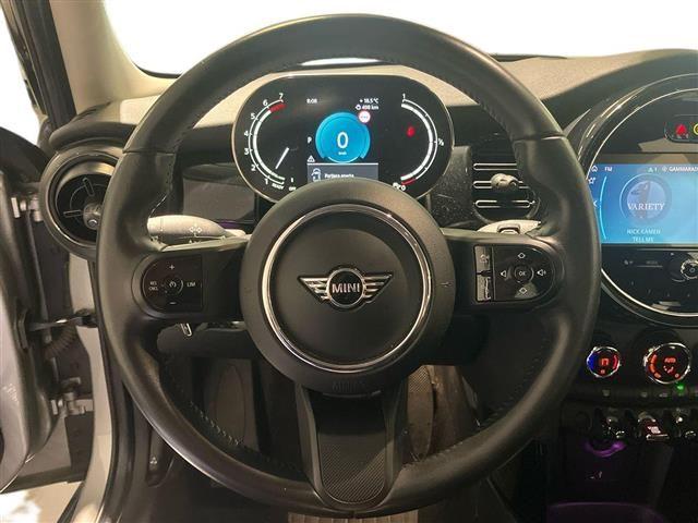 MINI Mini 5 Porte 1.5 Twin Power Turbo Cooper Essential