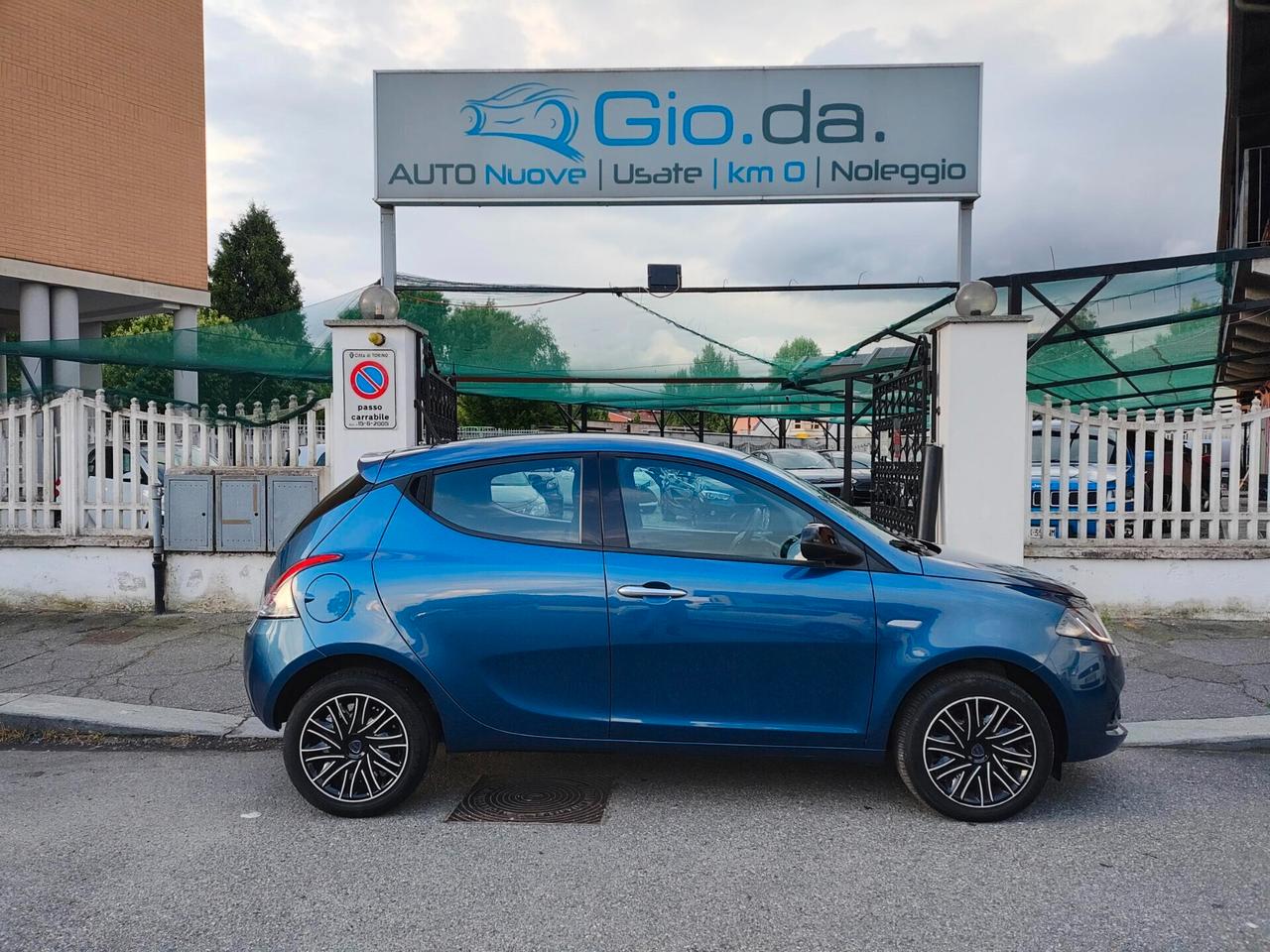 LANCIA YPSILON 1.0 HYBRID -2023