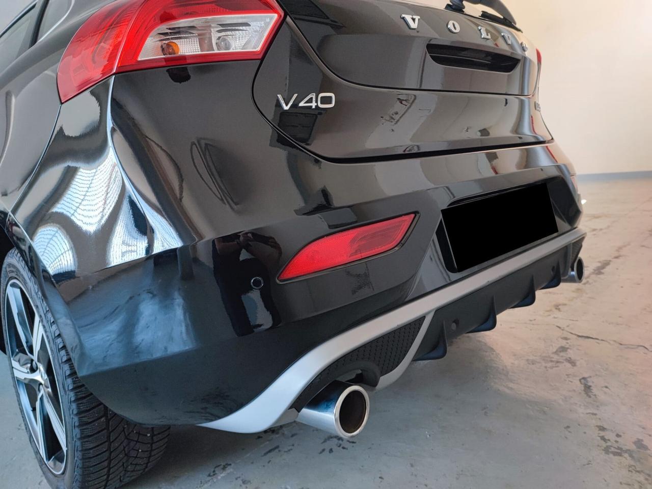 Volvo V40 D2 R-design