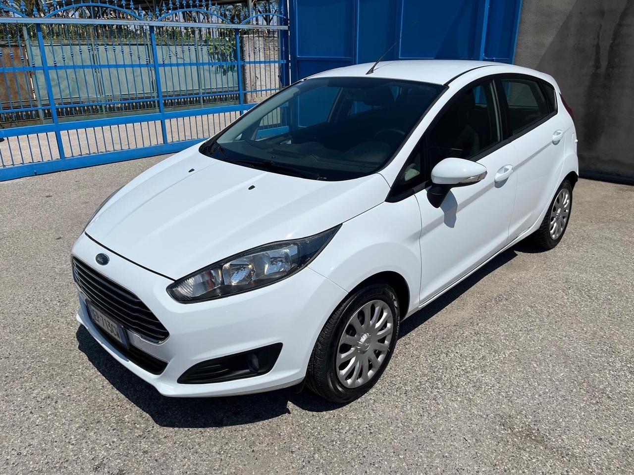 Ford fiesta 5P-1.5 tdci/75 cv-full-2013