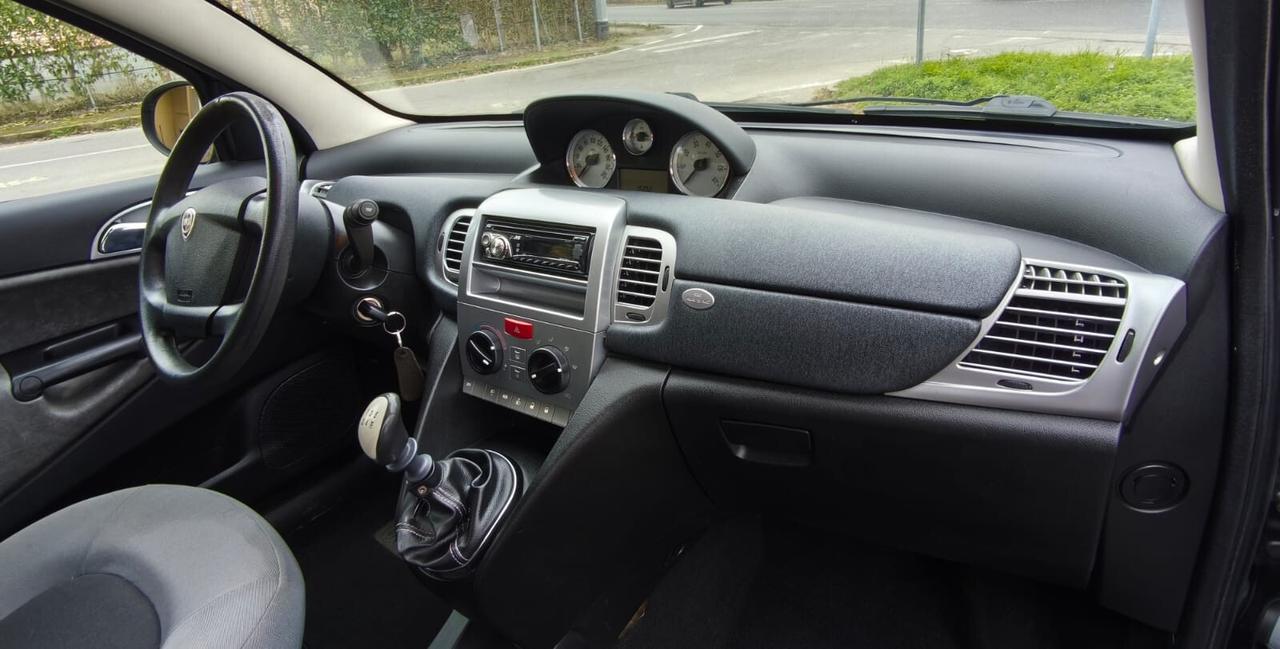 Lancia Ypsilon 1.2 Elle