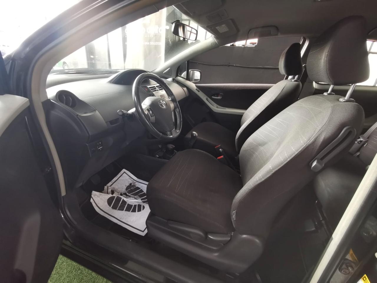 Toyota Yaris 1.0 Sol NEOPATENTATI GARANZIA 12 MESI