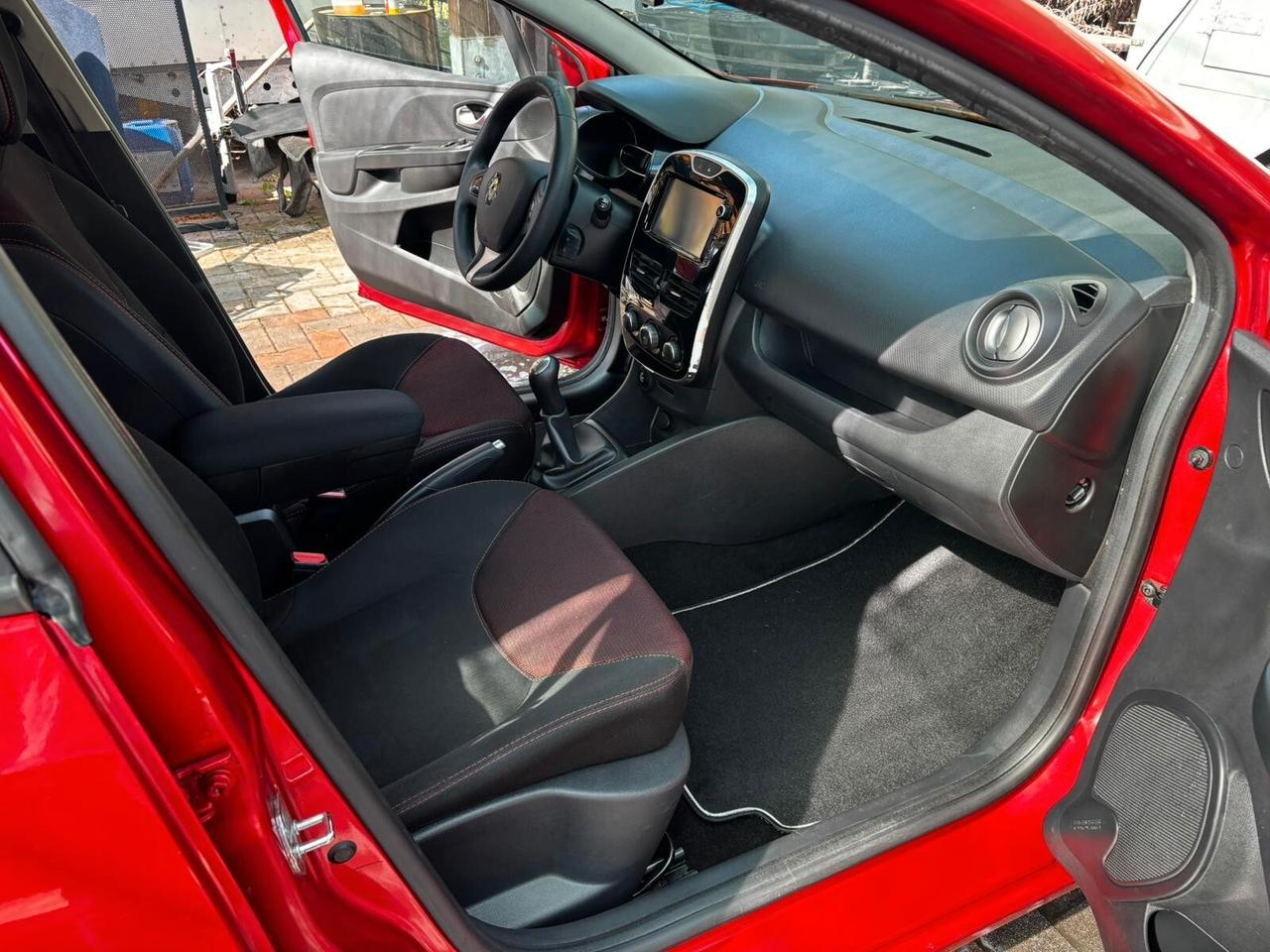 Renault Clio dCi 8V 75CV Start&Stop 5 porte Energy Zen GUIDABILE DA NEOPATENTATI PERMUTABILE