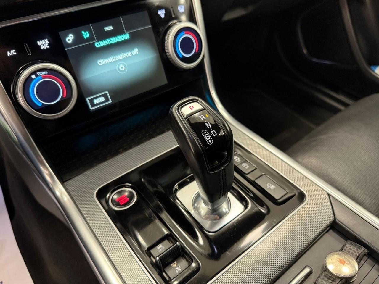 Jaguar XE 2.0 D 180 CV aut. R-Sport