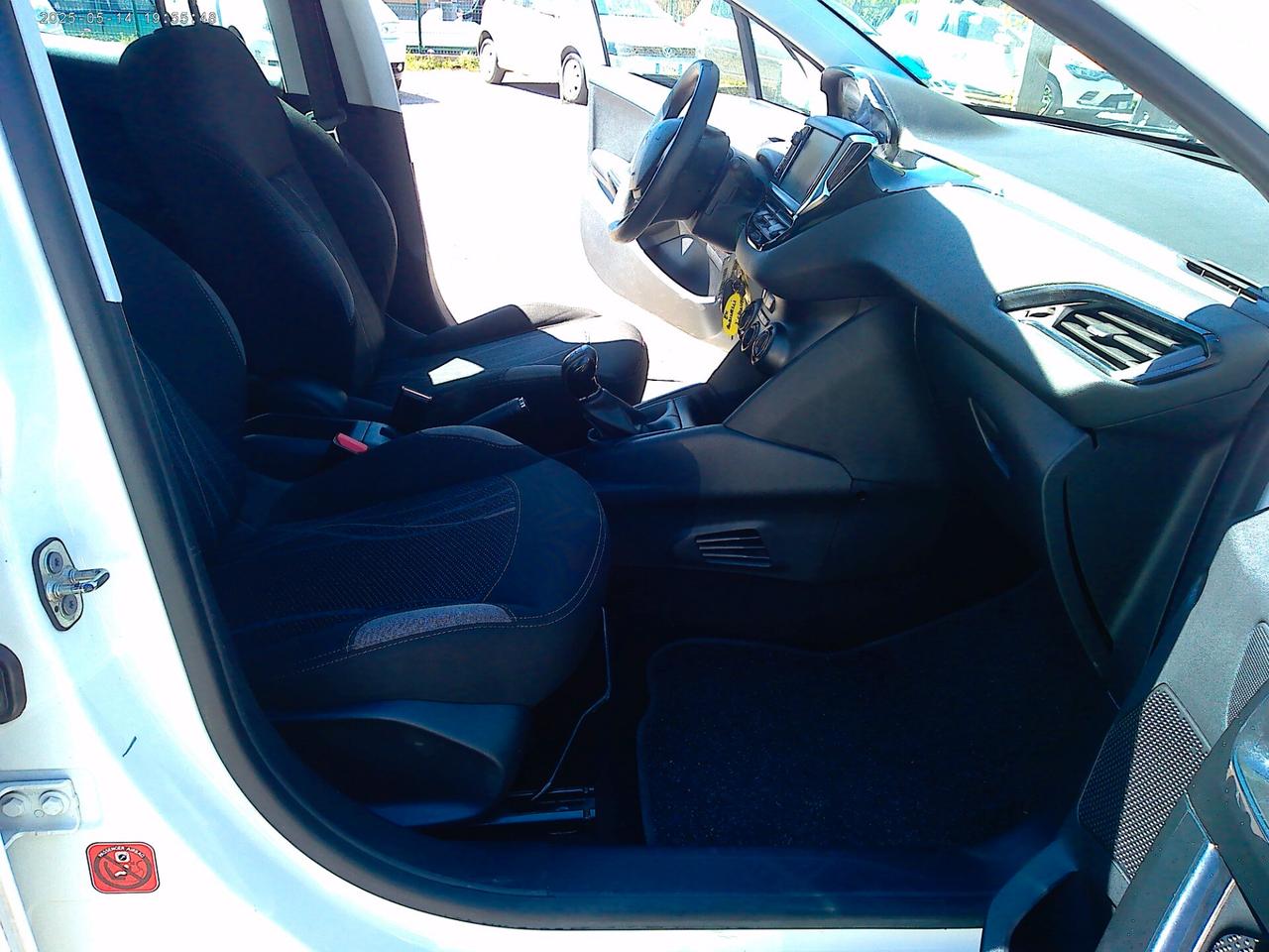 Peugeot 208 1.4 HDi 68 CV 5 porte Allure