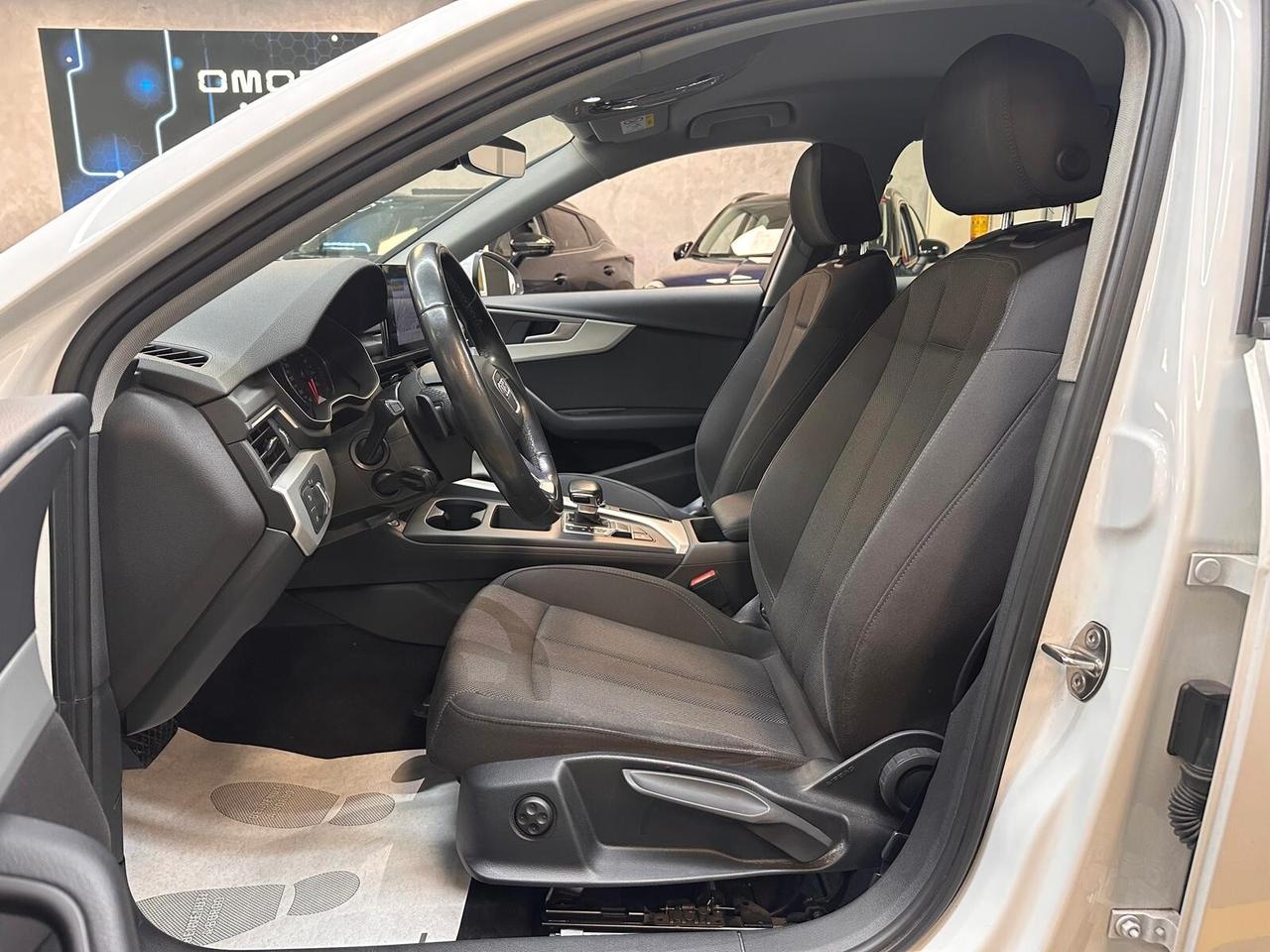 Audi A4 40 2.0 tfsi mhev Business 204cv s-tronic