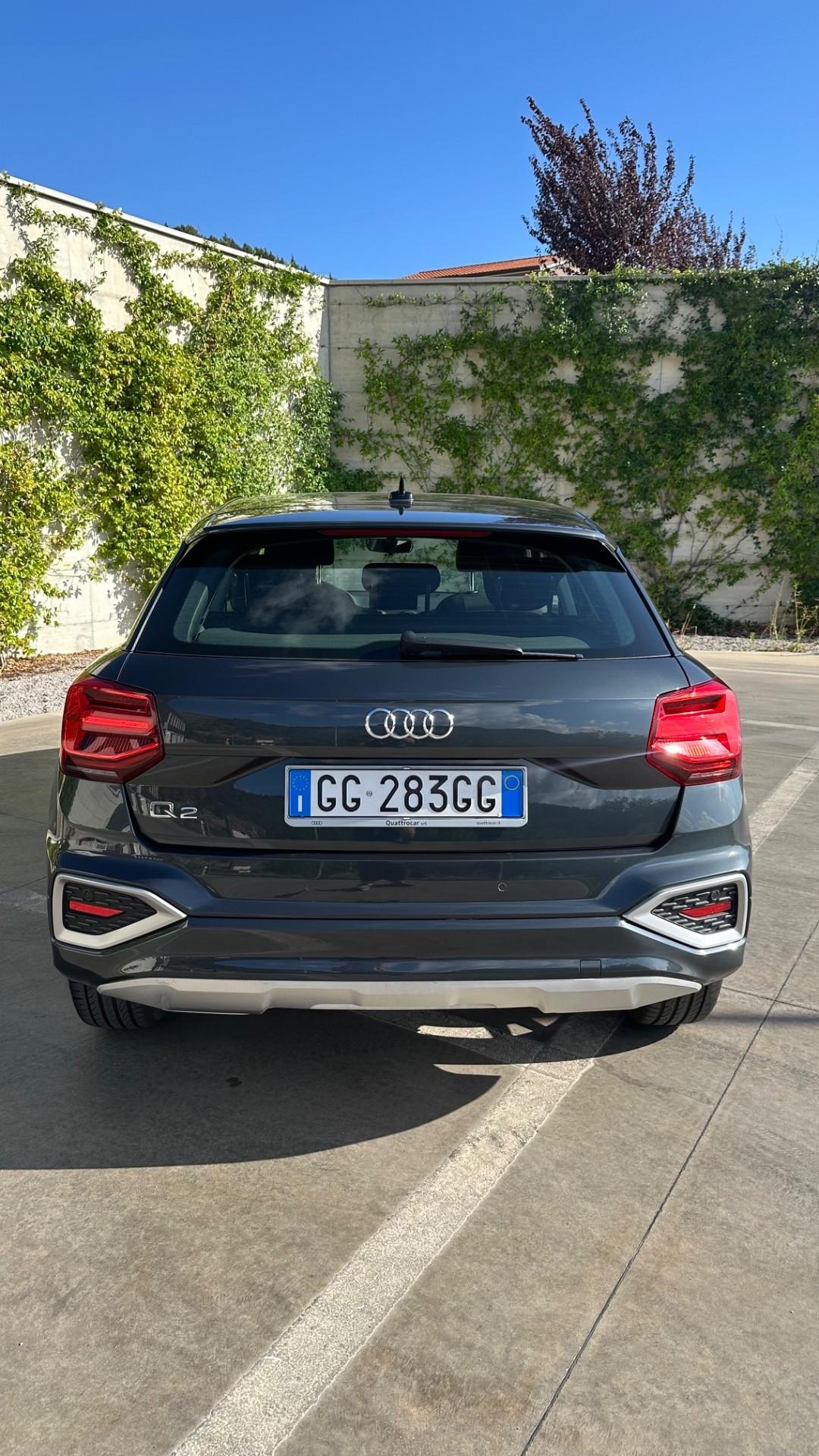 Audi Q2 30 TDI Identity Black