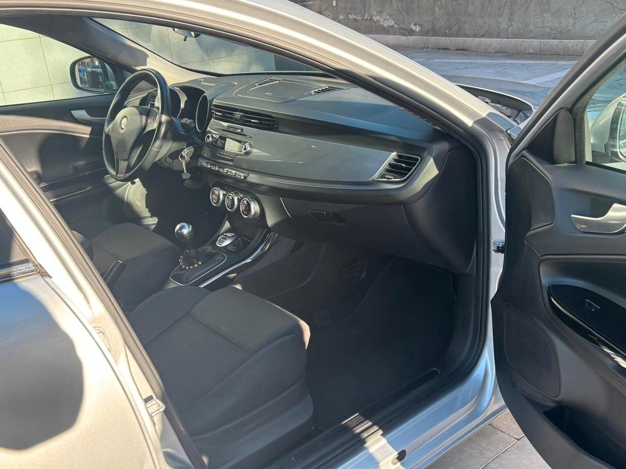 Alfa Romeo Giulietta 1.6 JTDm-2 105 CV Exclusive