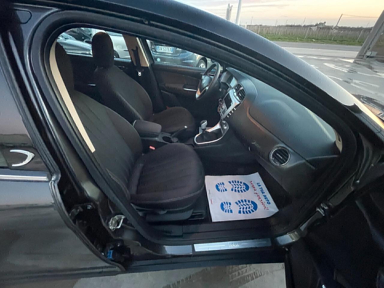 Lancia Delta 1.6 MJT DPF Oro vettura pari al nuovo