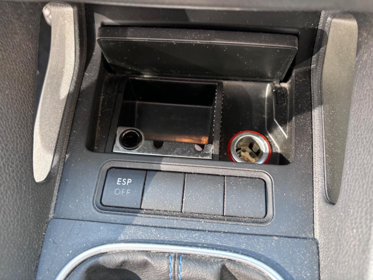 Volkswagen Golf 1.6 16V FSI 5p. Sportline