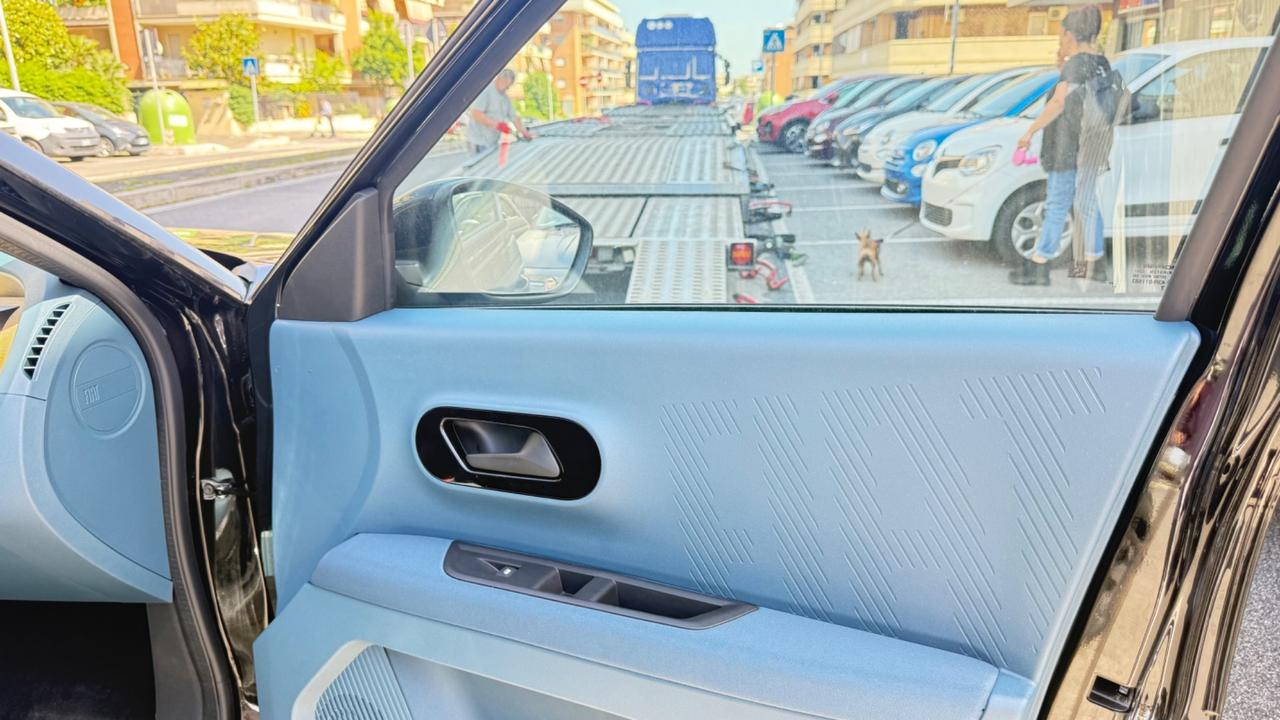 Fiat Grande Panda 1.2 Hybrid 110 CV S&S La Prima LED NAVI KAMERA PDC BLUETOOTH CERCHI 17 CAR PLAY
