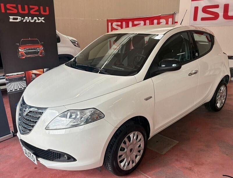 LANCIA YPSILON serie3 METANO e Benz.CV 85 Km 90.326 Certificati Per NEOPATENTATI garanzia 12 mesi