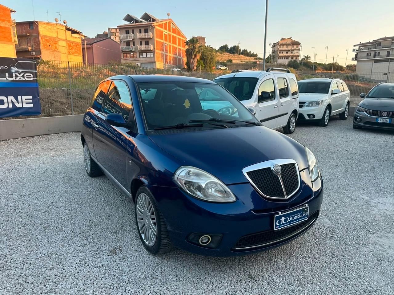 Lancia Ypsilon 1.3 MJT 75CV Platino