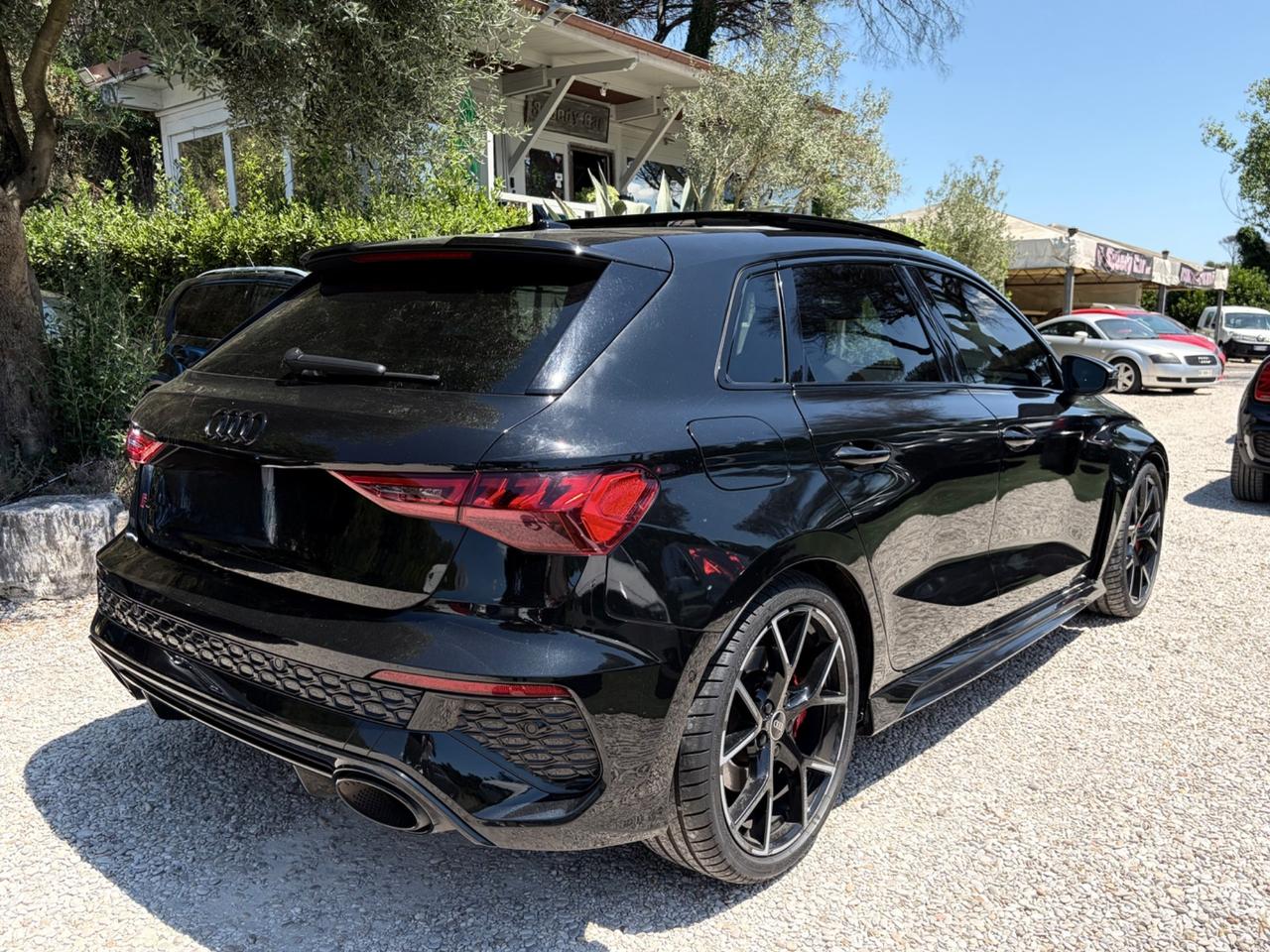 Audi RS3 Head-up display tetto bang&olufsen radar pack performance