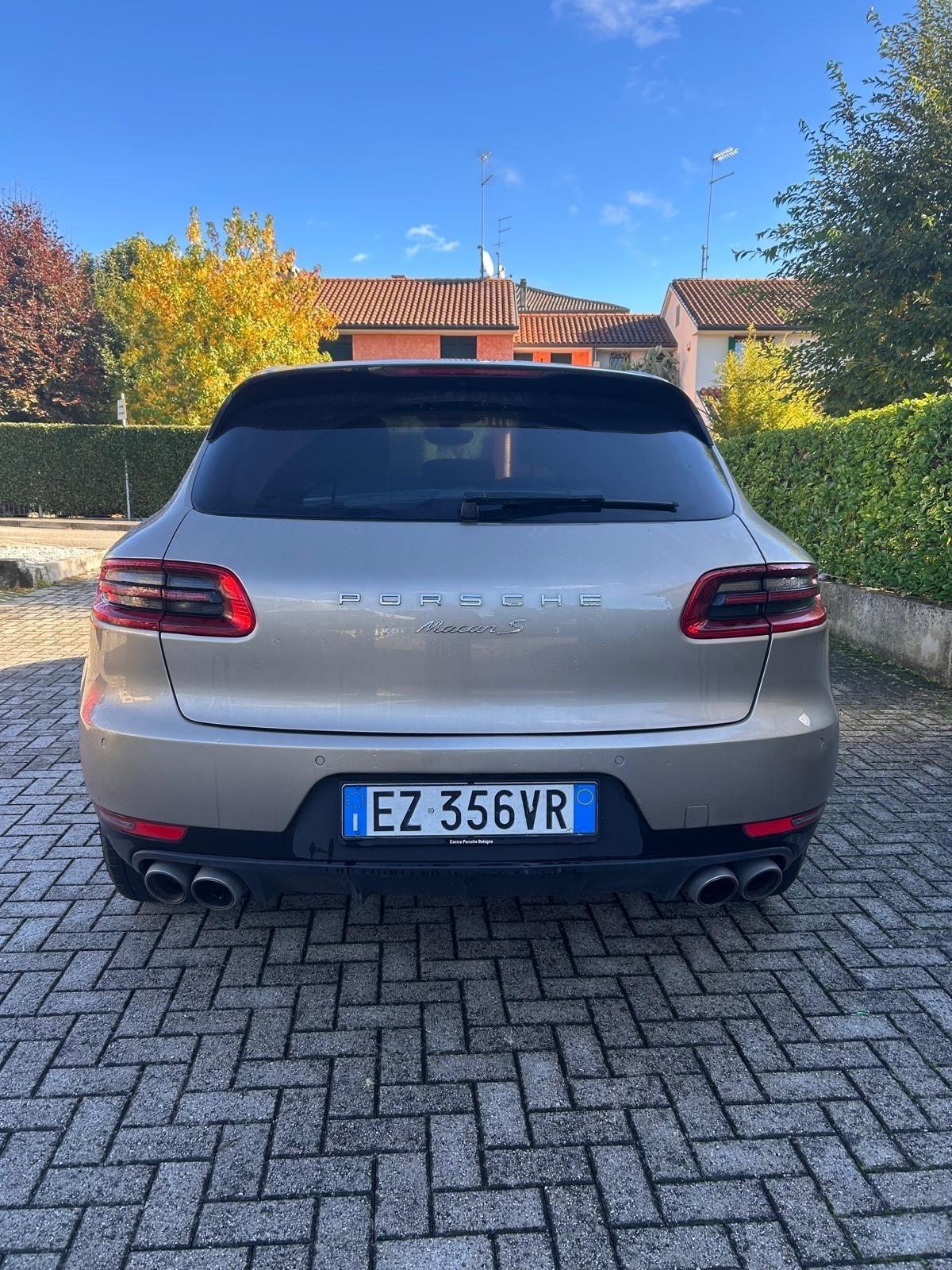 Porsche Macan S