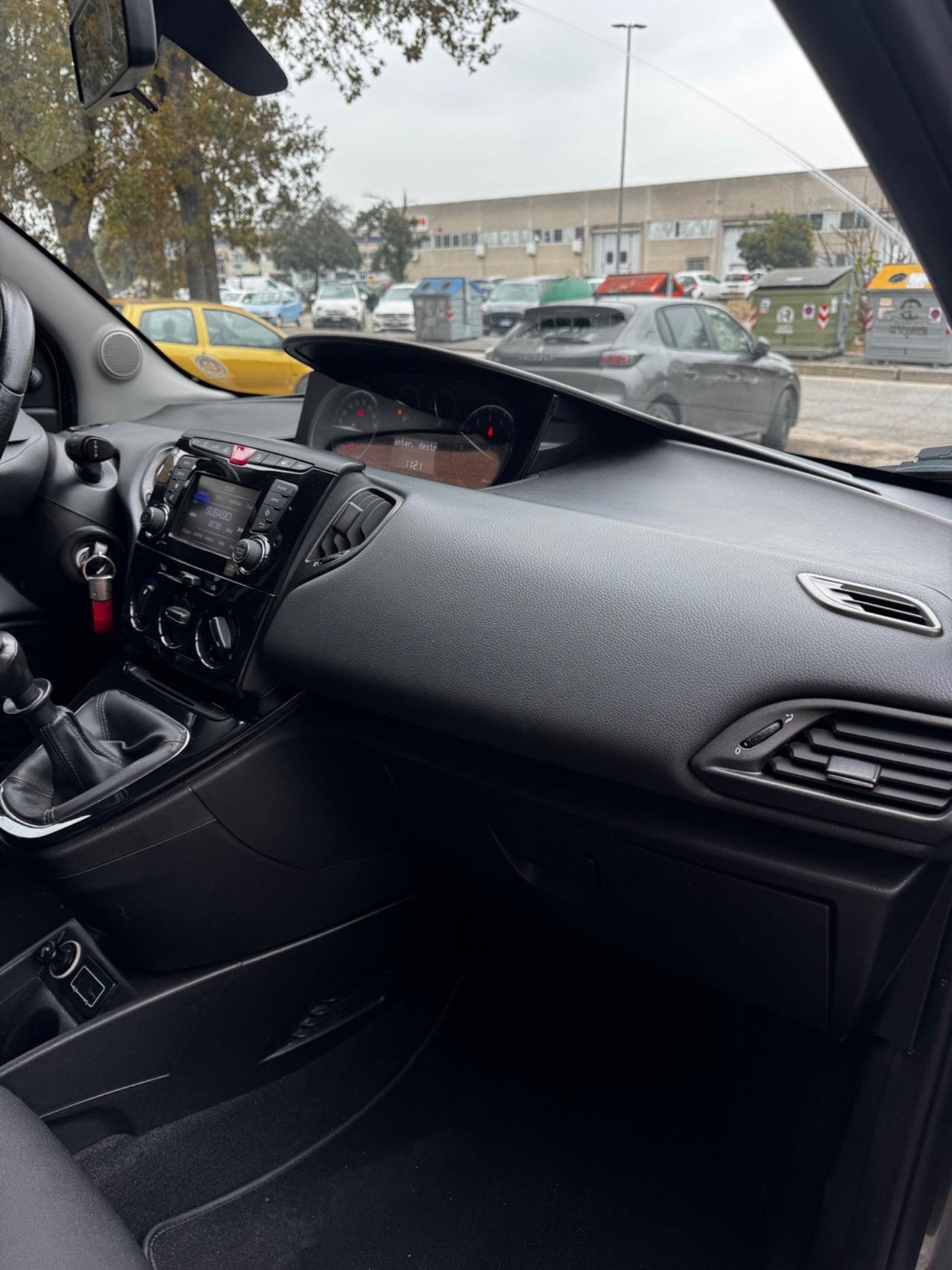 Lancia Ypsilon 1.2 69 CV 5 porte