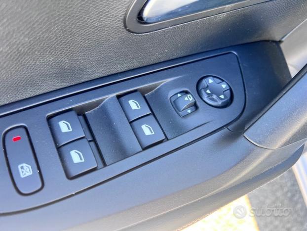 PEUGEOT 2008 PureTech 130 S&S EAT8 Allure