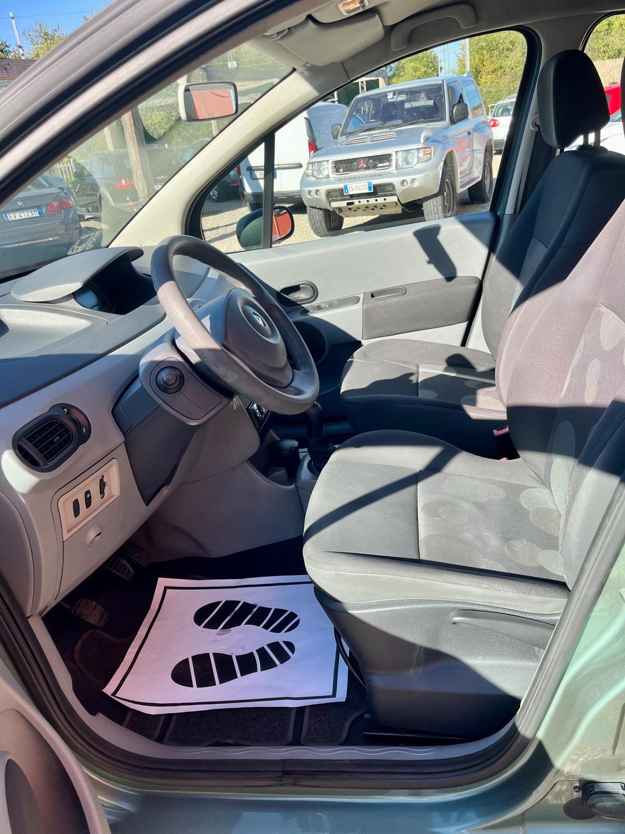 Renault Modus 1.2 16V Saint Tropez