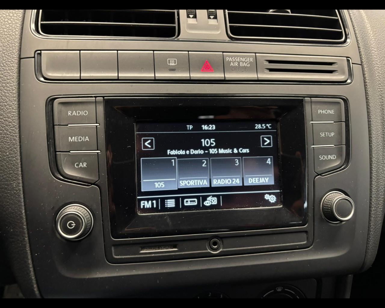 VOLKSWAGEN Polo V 2014 - Polo 5p 1.0 mpi Trendline 60cv