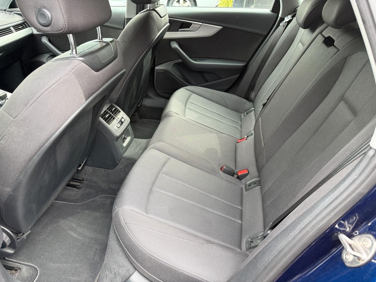 Audi A4 Avant 40 TDI quattro S tronic S line edition