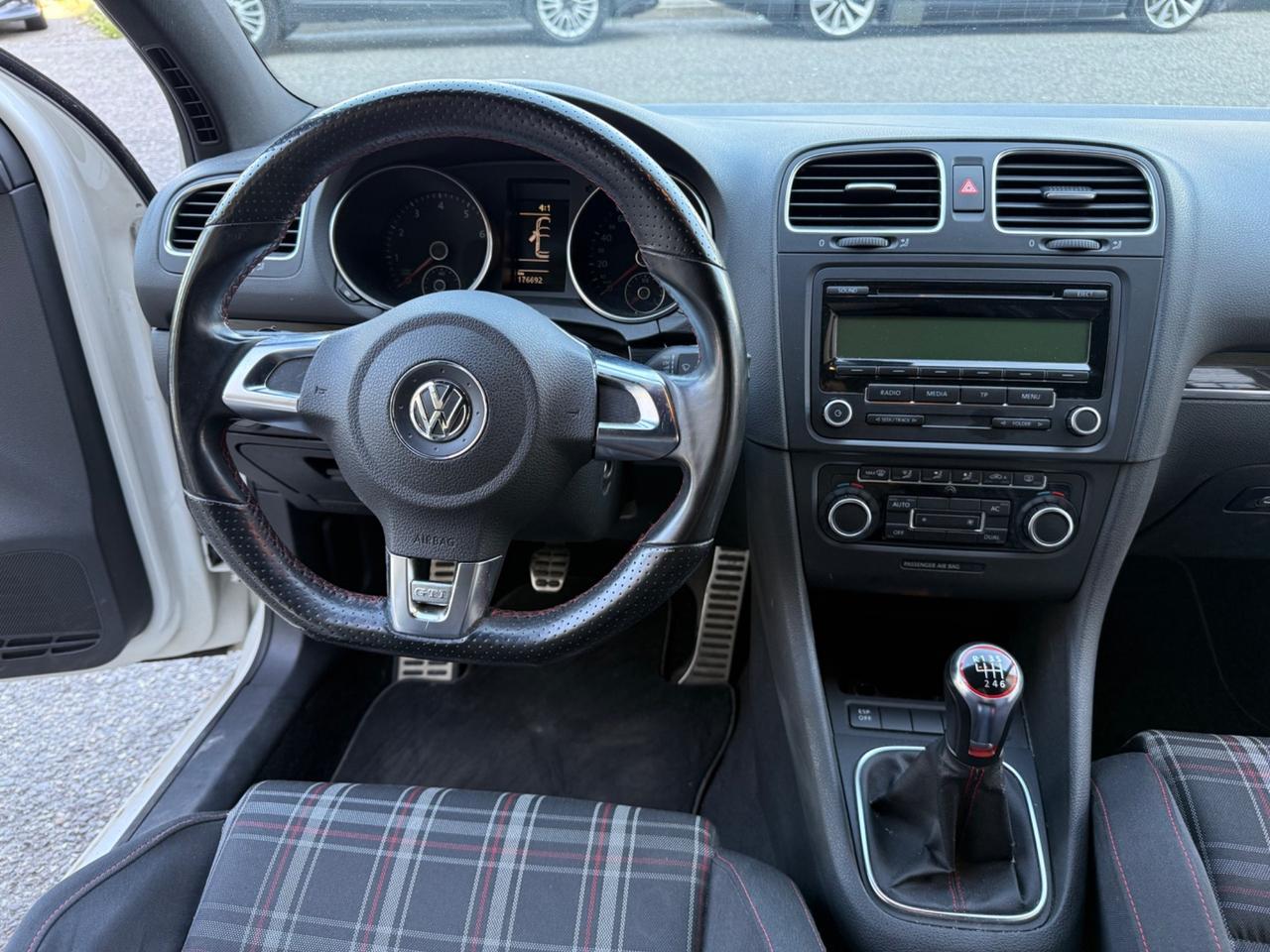 Volkswagen Golf GTI 2.0 TSI 3p.