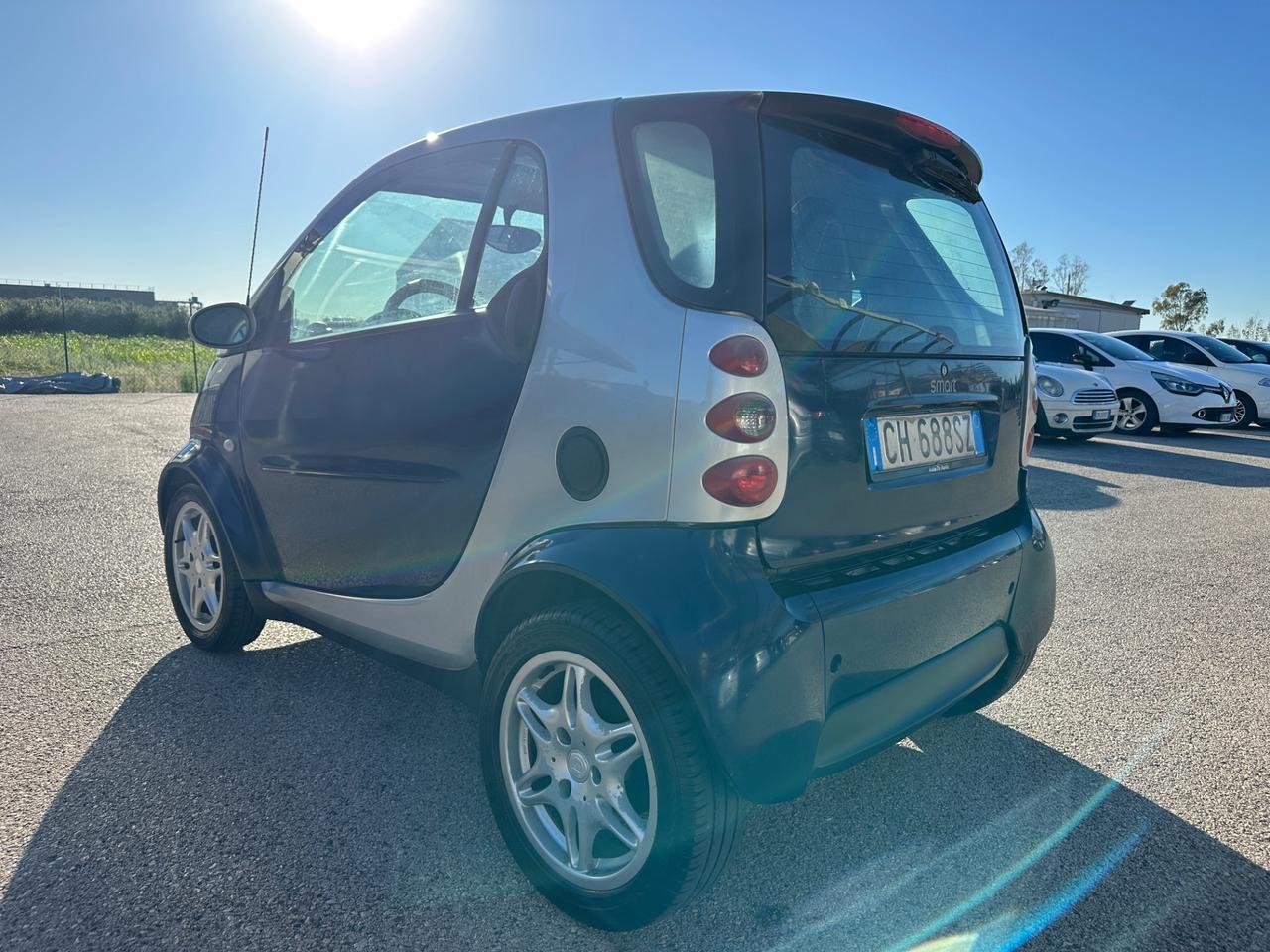 Smart 700 city-coupé pure (45 kW)