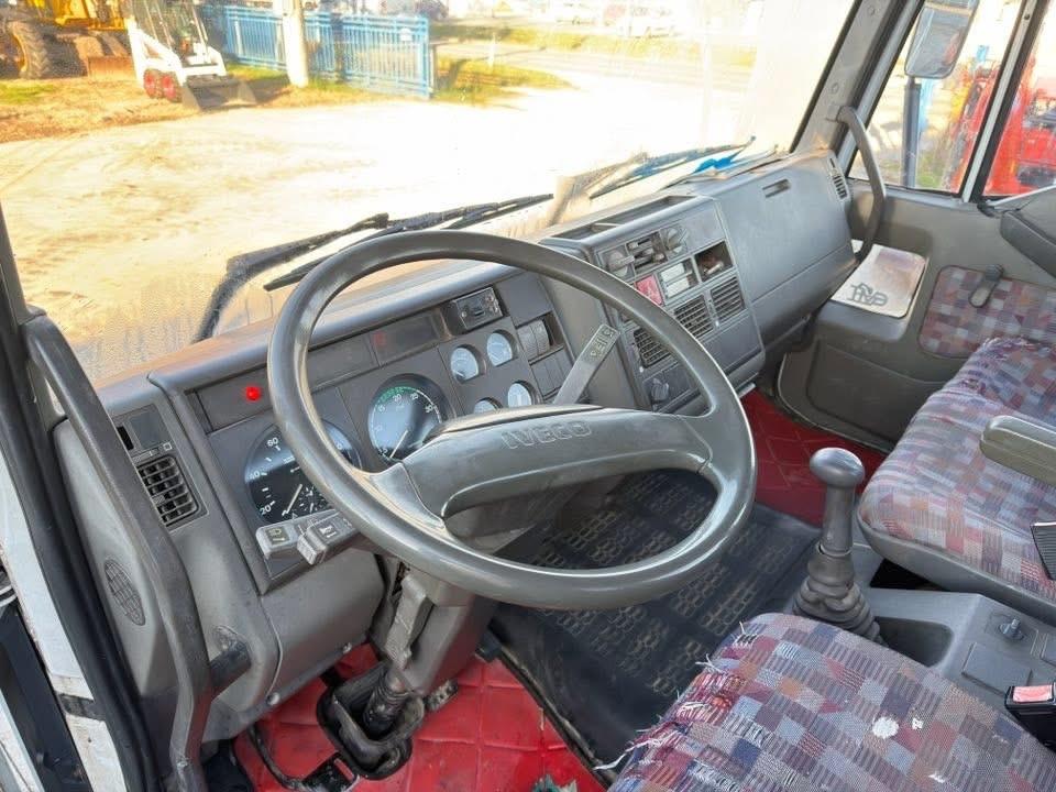 Autocarro IVECO 75E14 con gru Amco Veba 704/2S