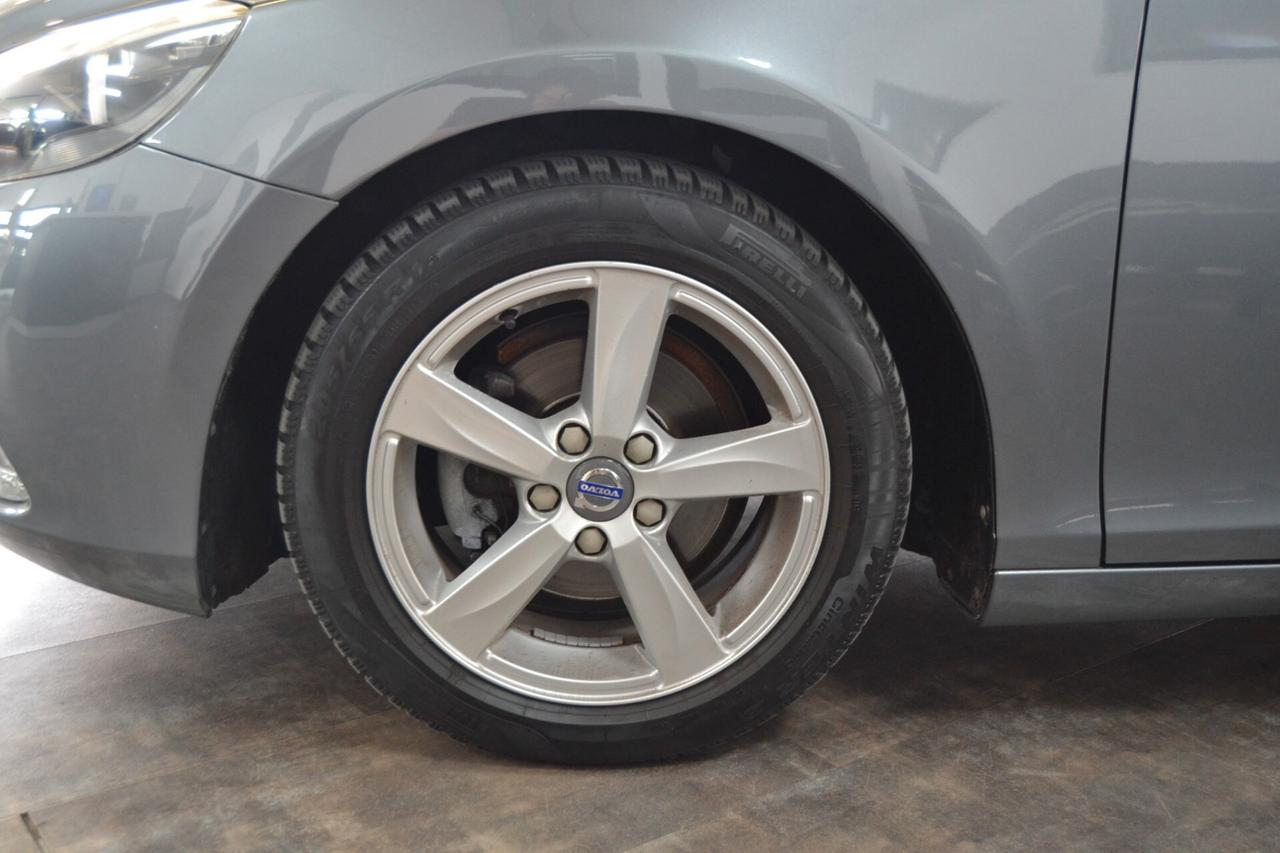 Volvo V40 D2 1.6D Momentum Tagliandi/Navi/Cruise/PDK
