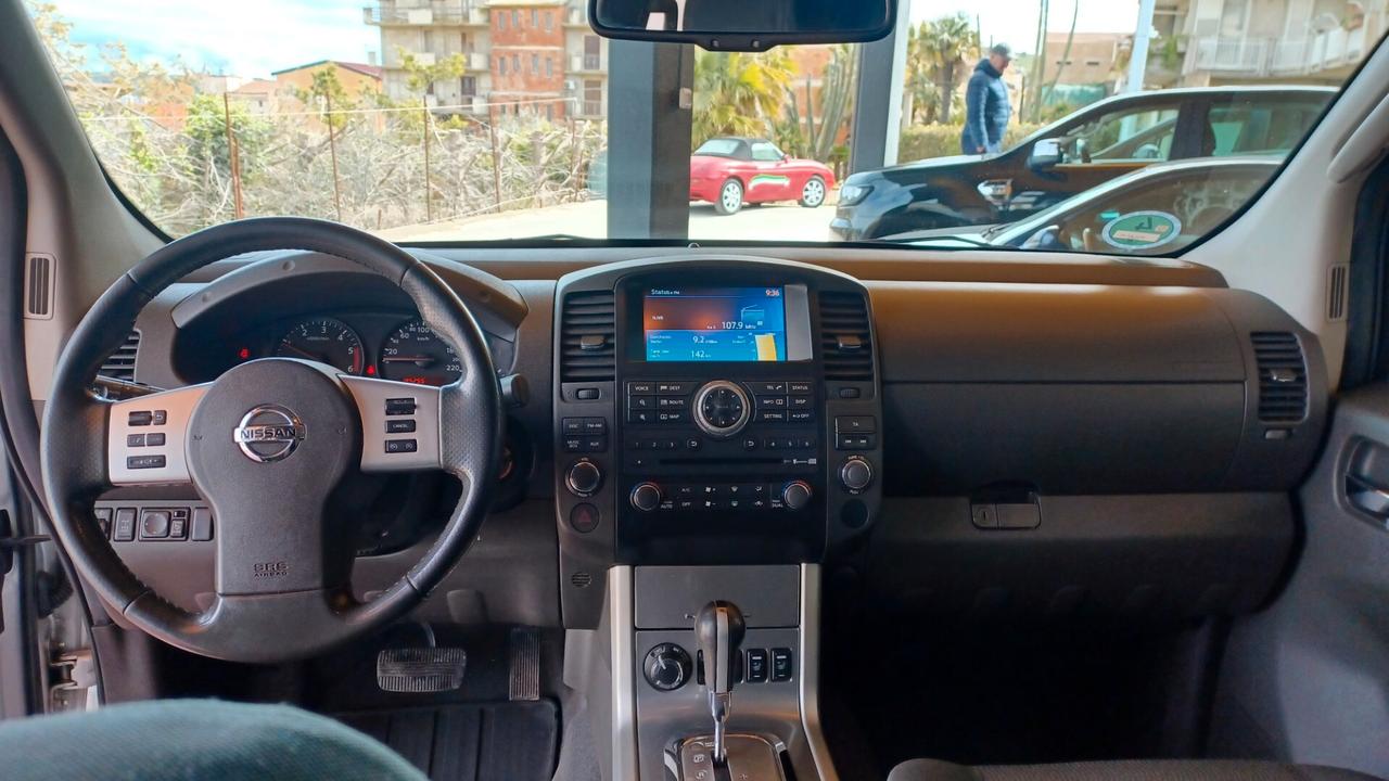 Nissan Navara 2.5 dCi 190CV 4 porte Double Cab LE