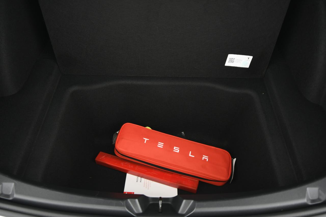TESLA Model 3 Performance Dual Motor awd AUTOPILOT+CAMERA+ACC