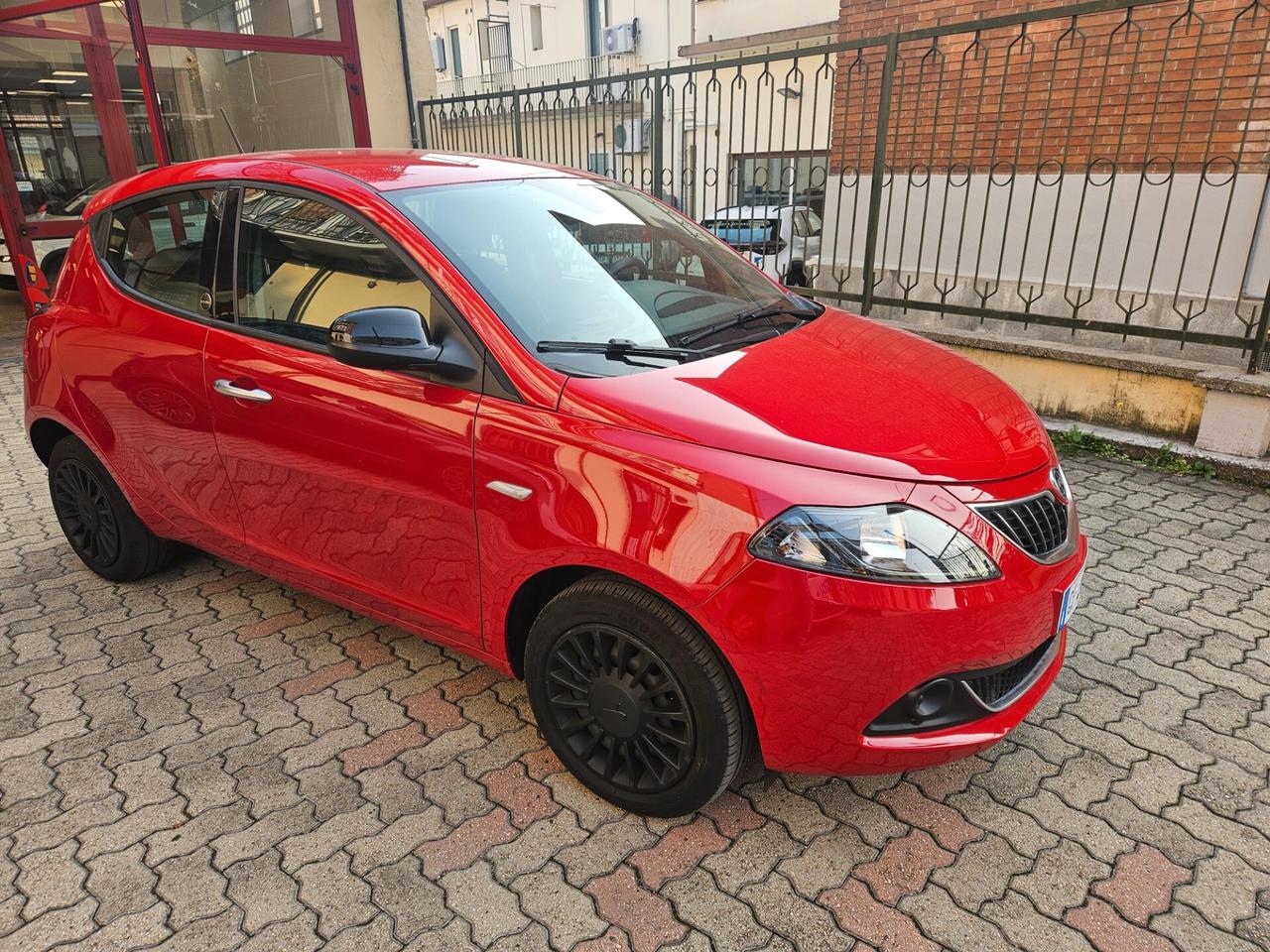 Lancia Ypsilon 1.0 FireFly 5 porte S&S Hybrid Ecochic