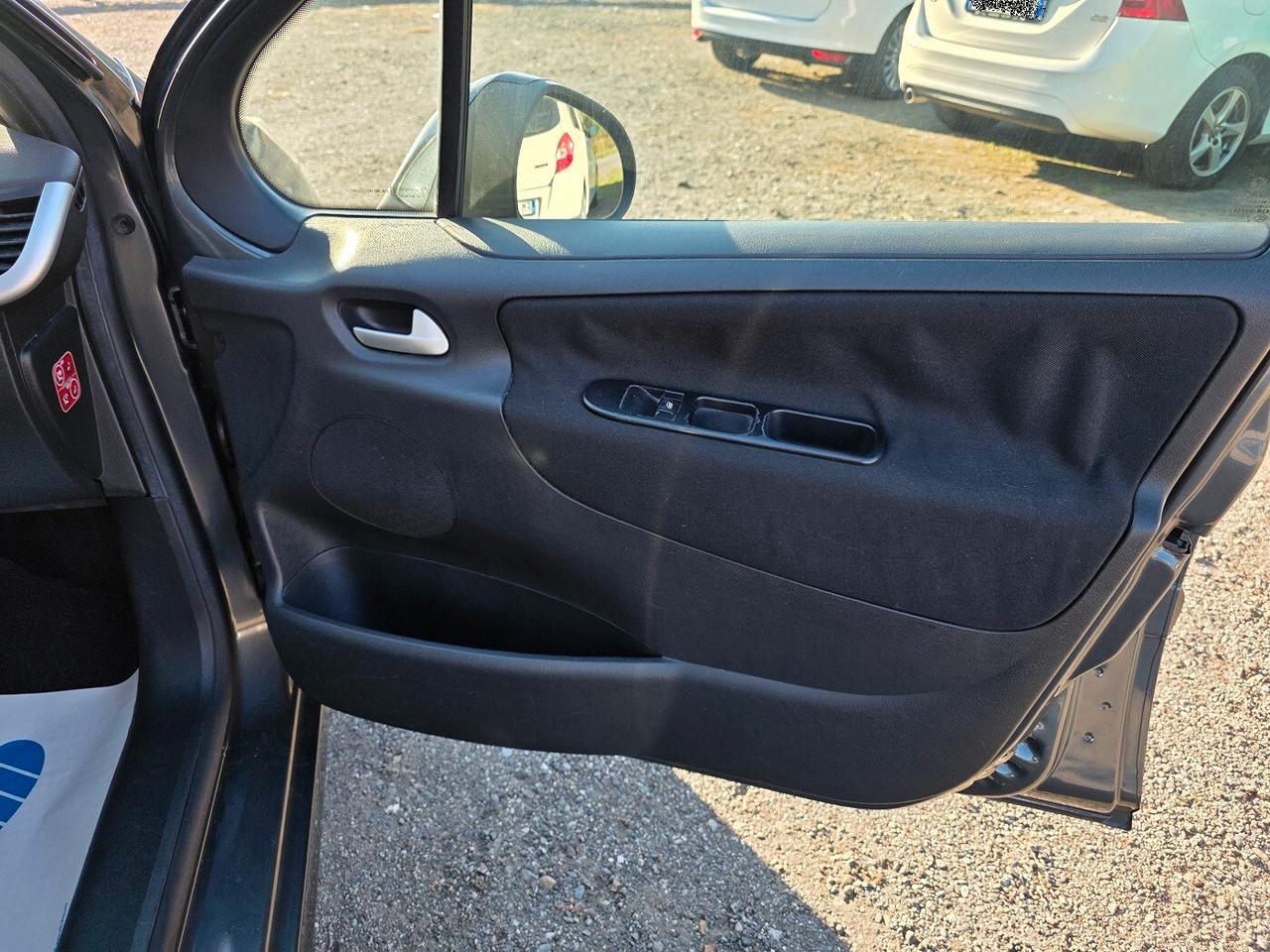 Peugeot 207 1.4 HDi Neopatentati