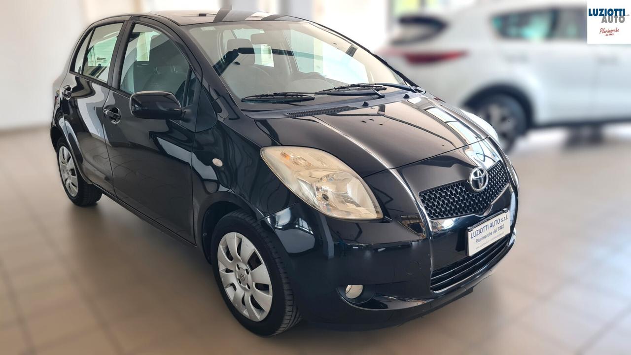 Toyota Yaris 1.3 5P LUNA