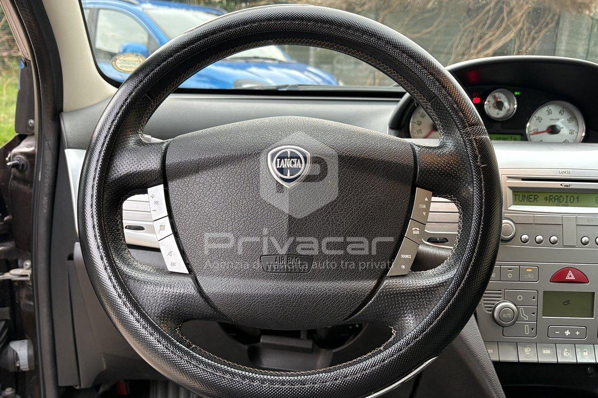 LANCIA Ypsilon 1.2 Versus