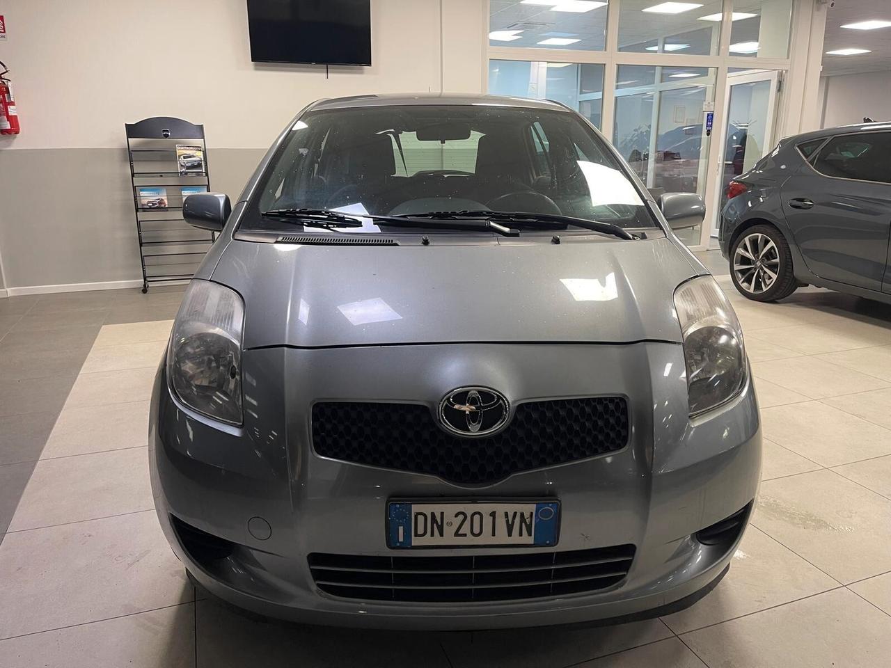 Toyota Yaris 1.0 5 porte Sol