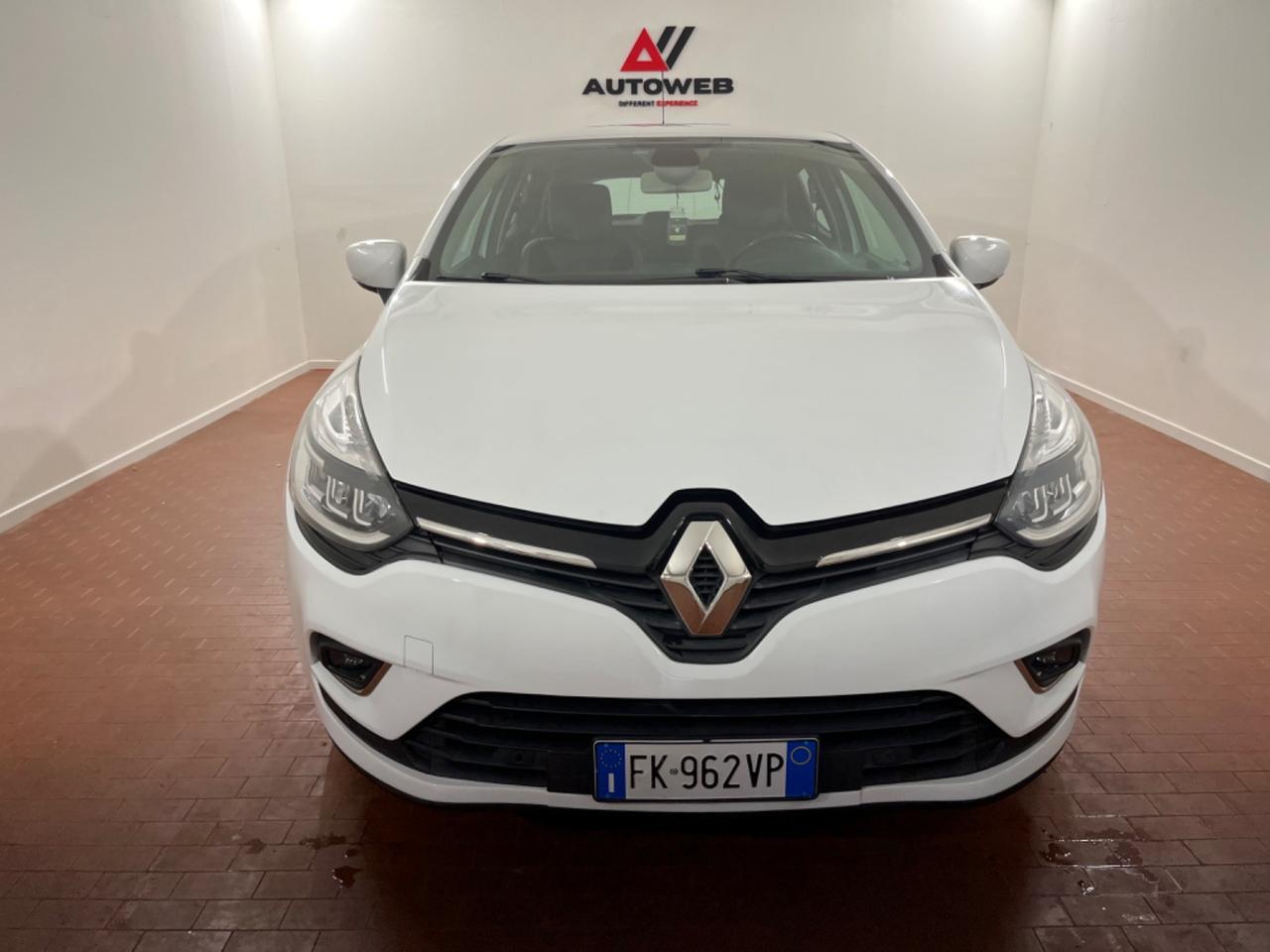 Renault Clio TCe 12V 90 CV * NEOPATENTATI *