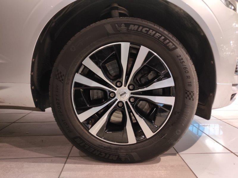 VOLVO XC60 (2017-->) - XC60 T6 Recharge Plug-in Hybrid AWD Inscription Expression