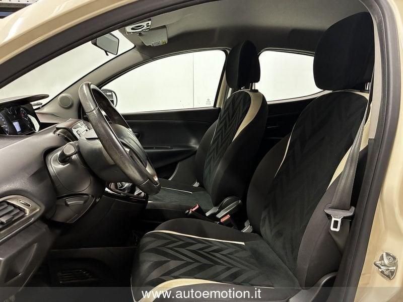 Lancia Ypsilon 1.2 69 CV 5 porte Gold