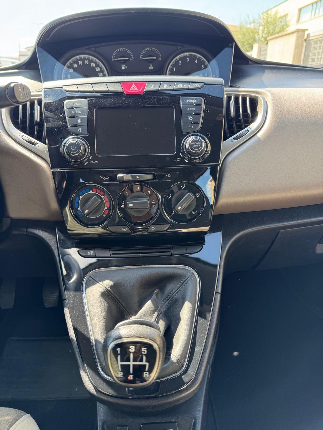 Lancia Ypsilon 1.2 benzina/GPL Ecochic Gold